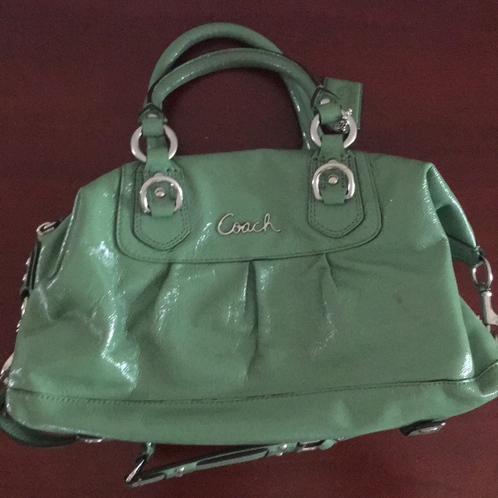 AUTHENTIC coach purse/handbag